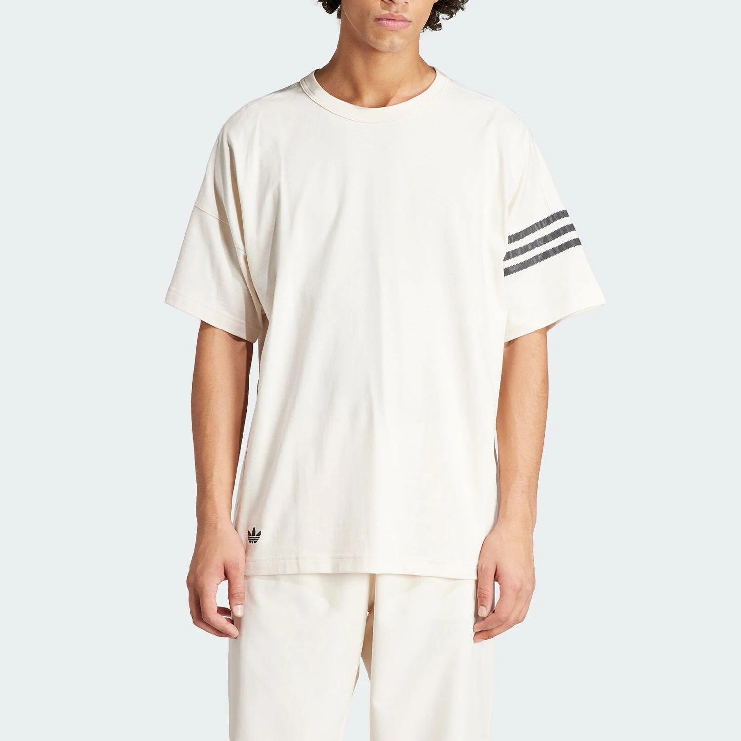 

Adidas Originals Men's NEUCLASSIC TEE Sport T-Shirt IV5354