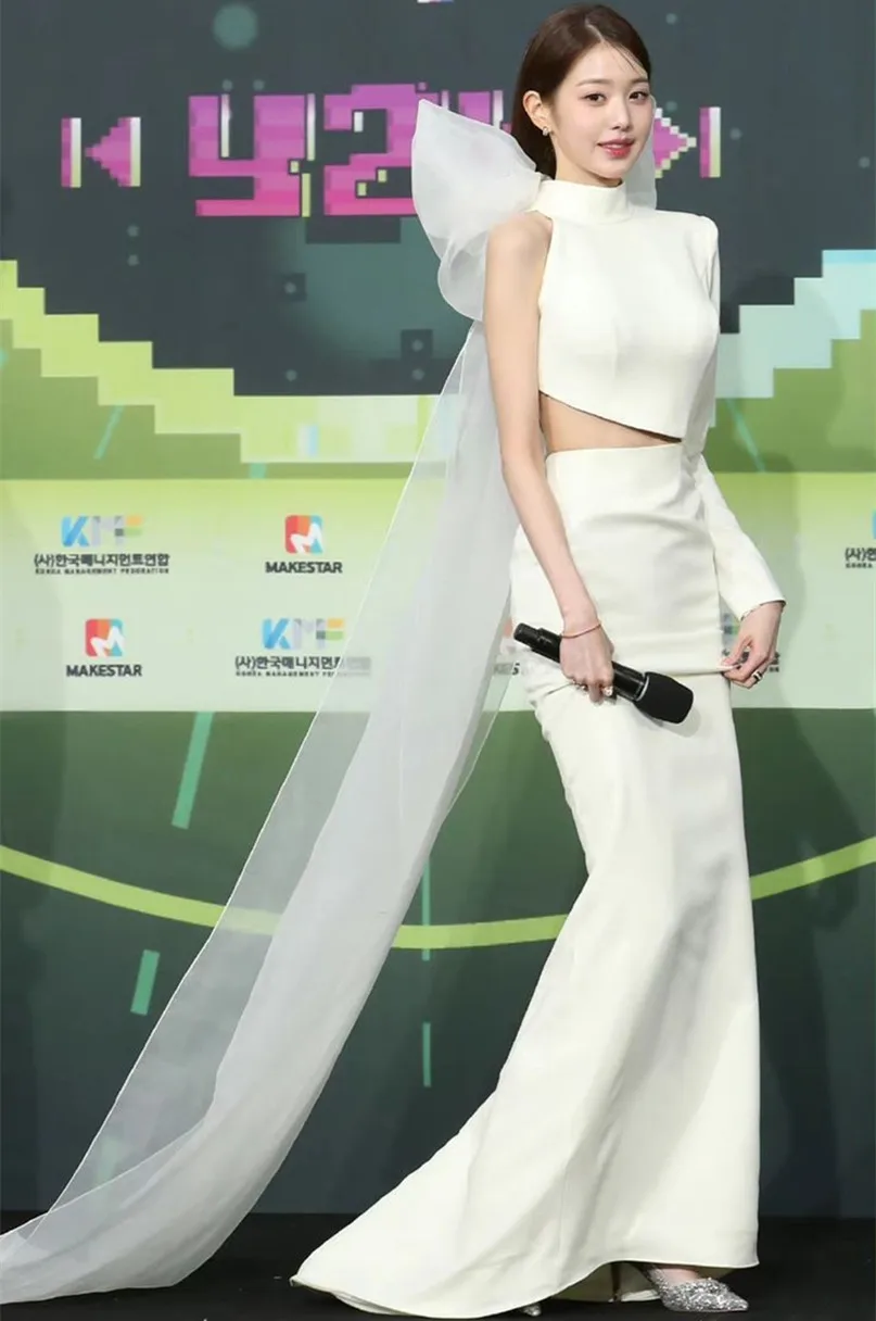 Customized Long Crepe Celebrity Dresses with Side Cutout Mermaid High Neck Pleated Watteau Train Evening Dress for Women