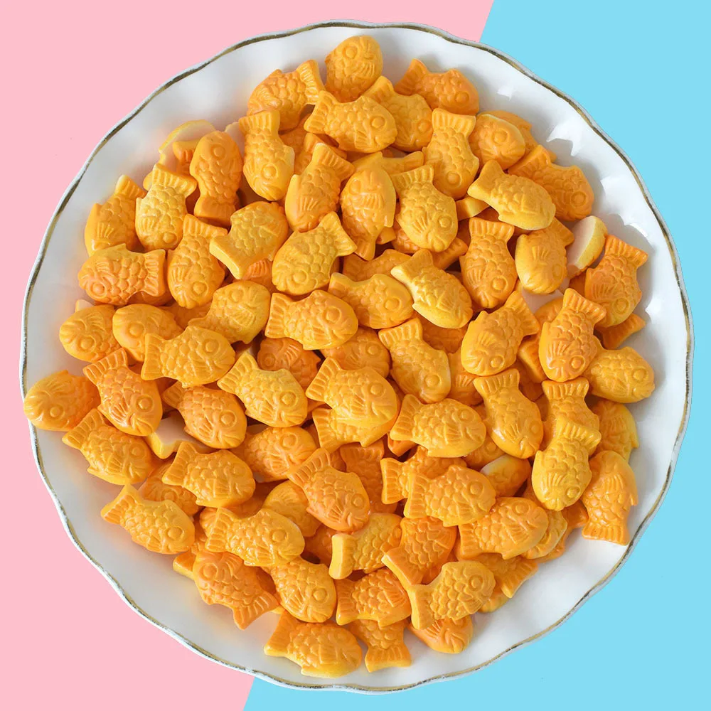 100pcs Resin Small Fish Biscuits Thick Fish Roasted DIY Food Play Accessories Cream Glue Stationery Box Play Toy Decoration
