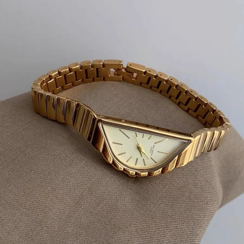 Jam Tangan Wanita Mewah 2025 Jam Tangan Emas Bentuk Unik Jam Tangan Premium Unik Jam Tangan Desainer Wanita Bahan Stainless Steel Quartz Hadiah