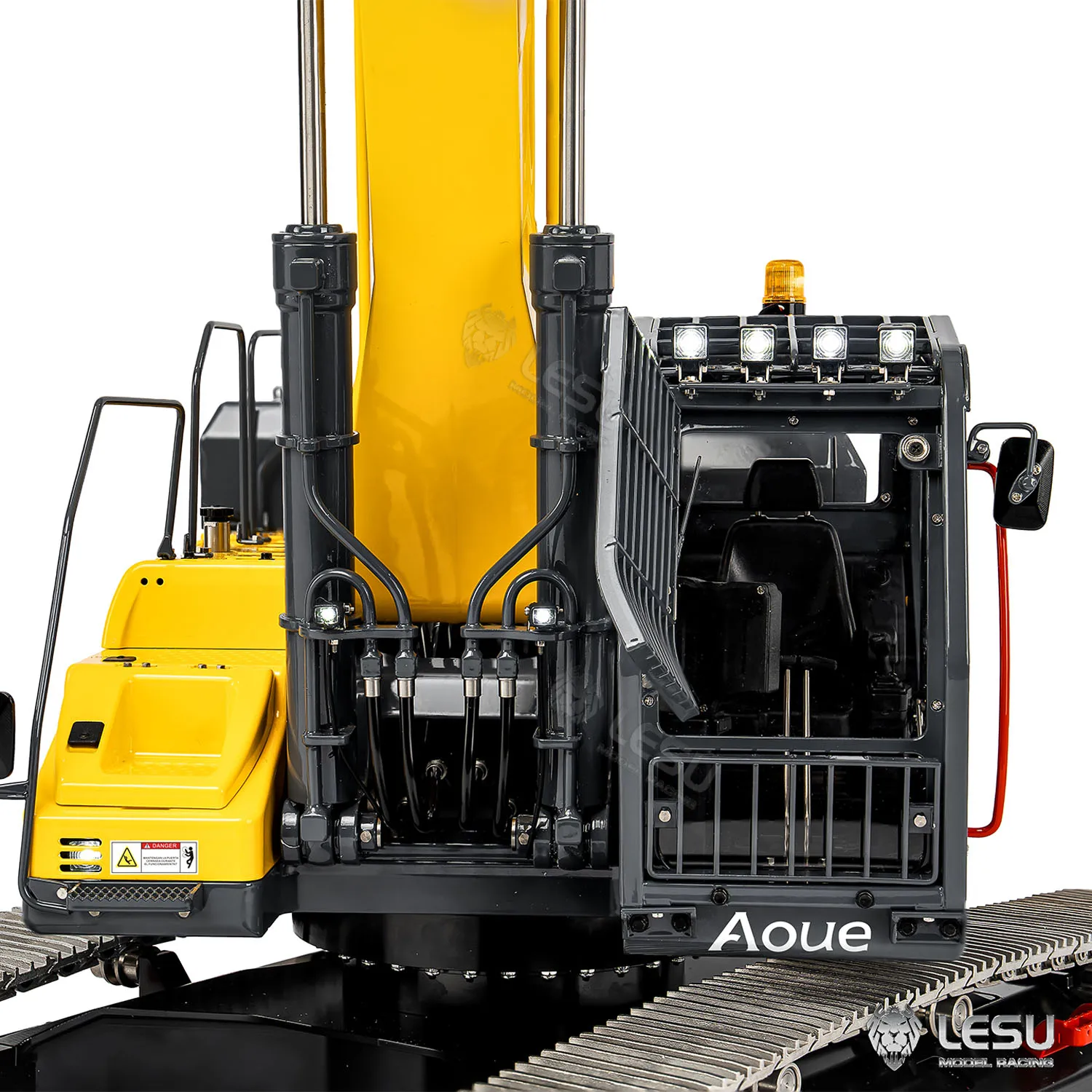 

LESU Metal SK500 1/14 RC Hydraulic Tracked Excavator Remote Control Digger 6CH Valve 3MAP Pump Brass Relief Valve Light System