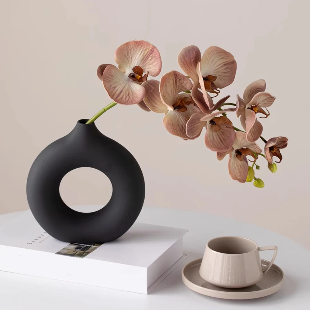 

1Pcs Black Circle Flower Vase Donut Shape Oval Plastic Vase New Year Home Decor Items Minimalist Living Room Decorative Vase