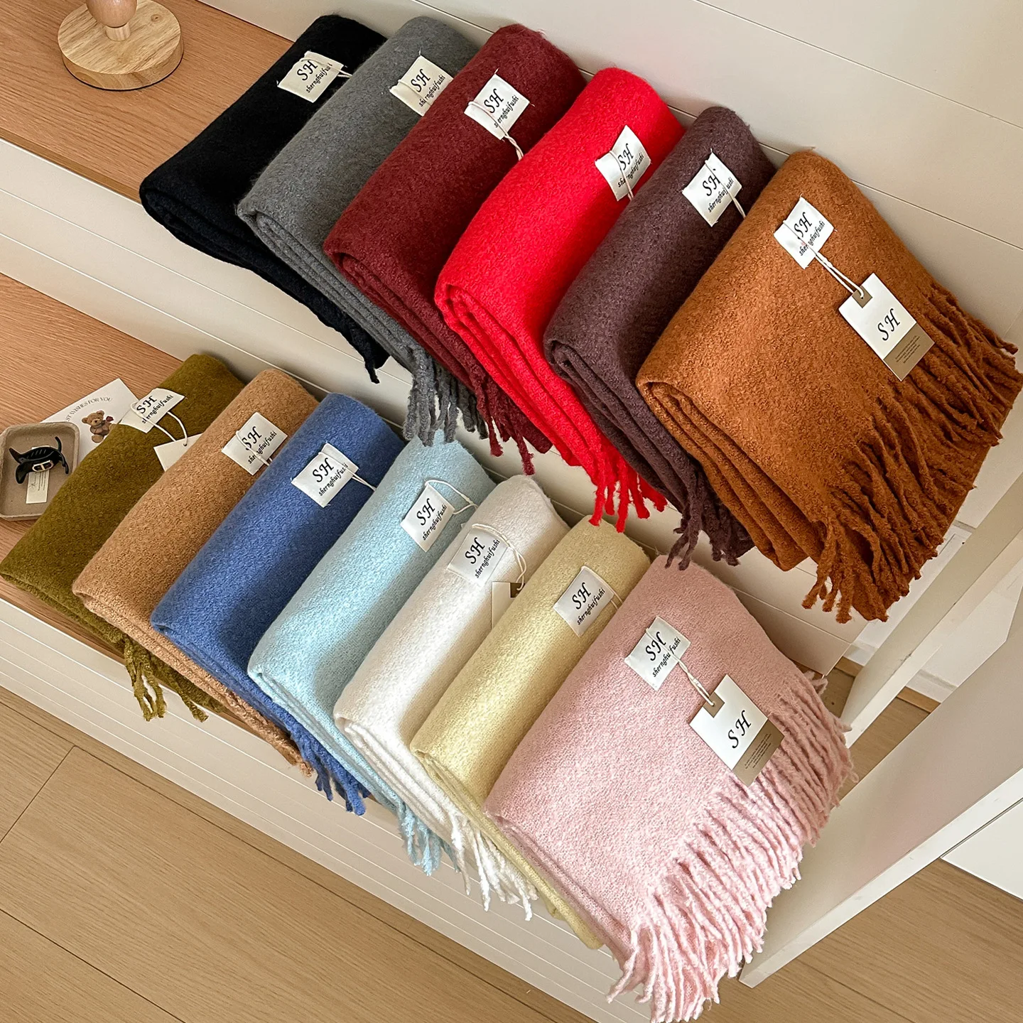 شالات جديدة لعام 2025 على الوجهين وشاح شتوي للسيدات مصمم على شكل زهرة الباشمينا Bufandas Foulard أغطية حجاب دافئة شالات للسفر #1