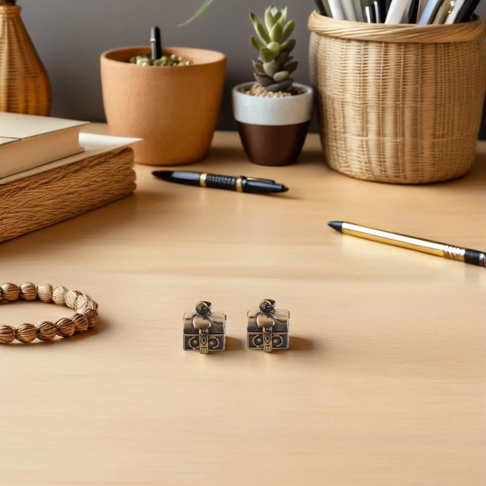 

Набор из 3 винтажных медных подвесок-шкатулок с цветочным гравированием, открывающихся и запирающихся, для хранения памятных вещей, для изготовления ювелирных изделий и ожерелий своими руками