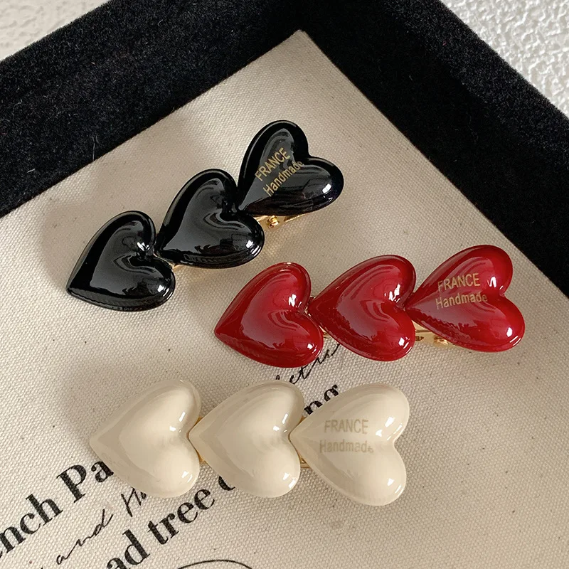 Nuevas Horquillas de Tres Corazones 2025, Pinzas de Pelo Coreanas Lindas Color Crema con Corazón Melocotón, Pinza Retro para Flequillo, Accesorios para el Cabello para Mujer