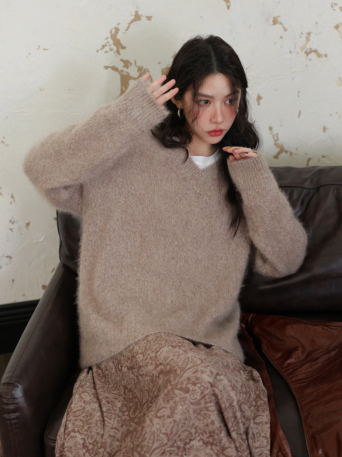 

Женский вязаный шерстяной свитер DR Fce с V-образным вырезом, теплый, мягкий, в стиле ретро, цвет кофе с молоком, пуловер с длинными рукавами