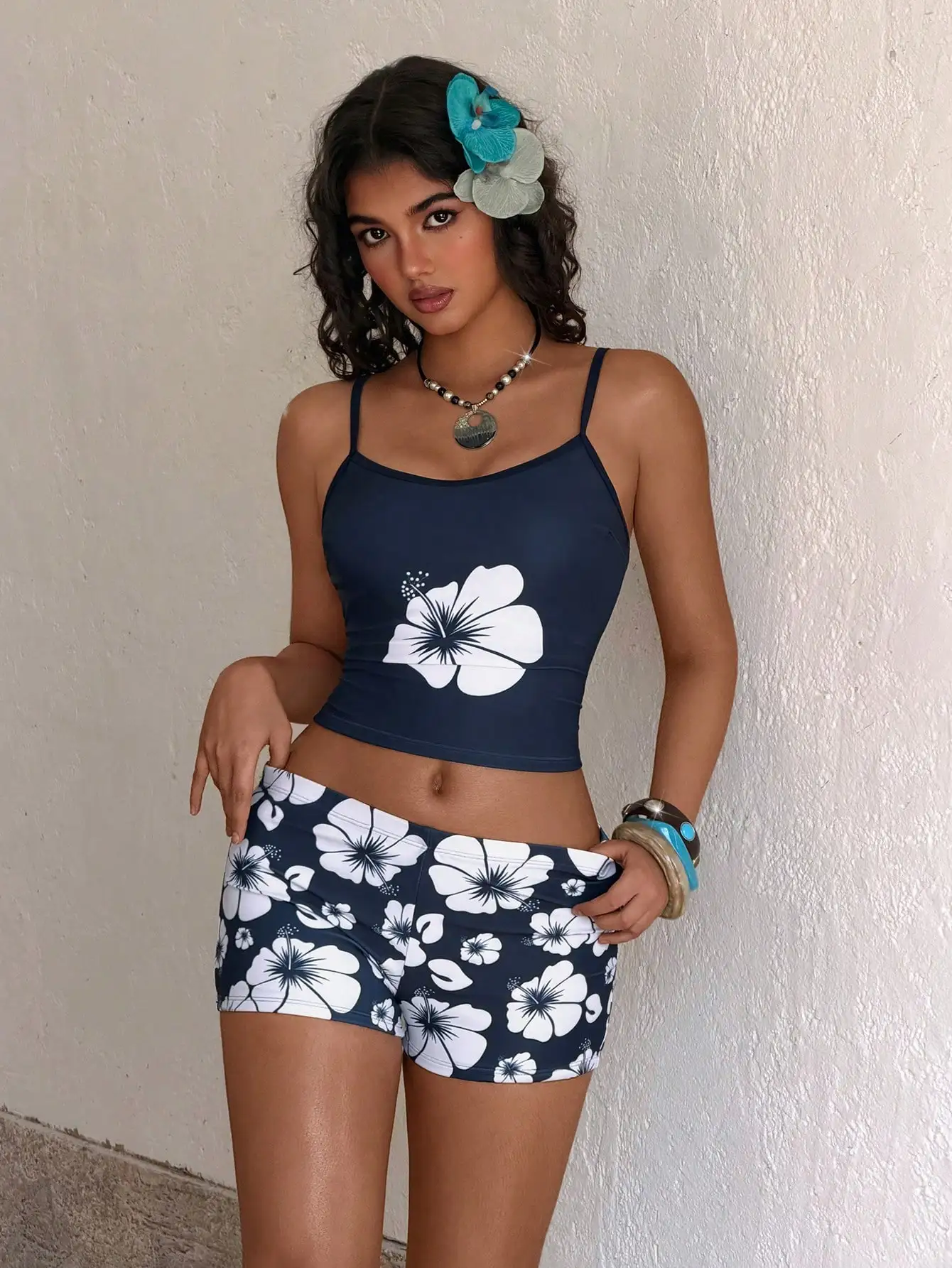

Women's Hibiscus Flower Print Bikini Set With Built-In Bra Boyshort Bottoms