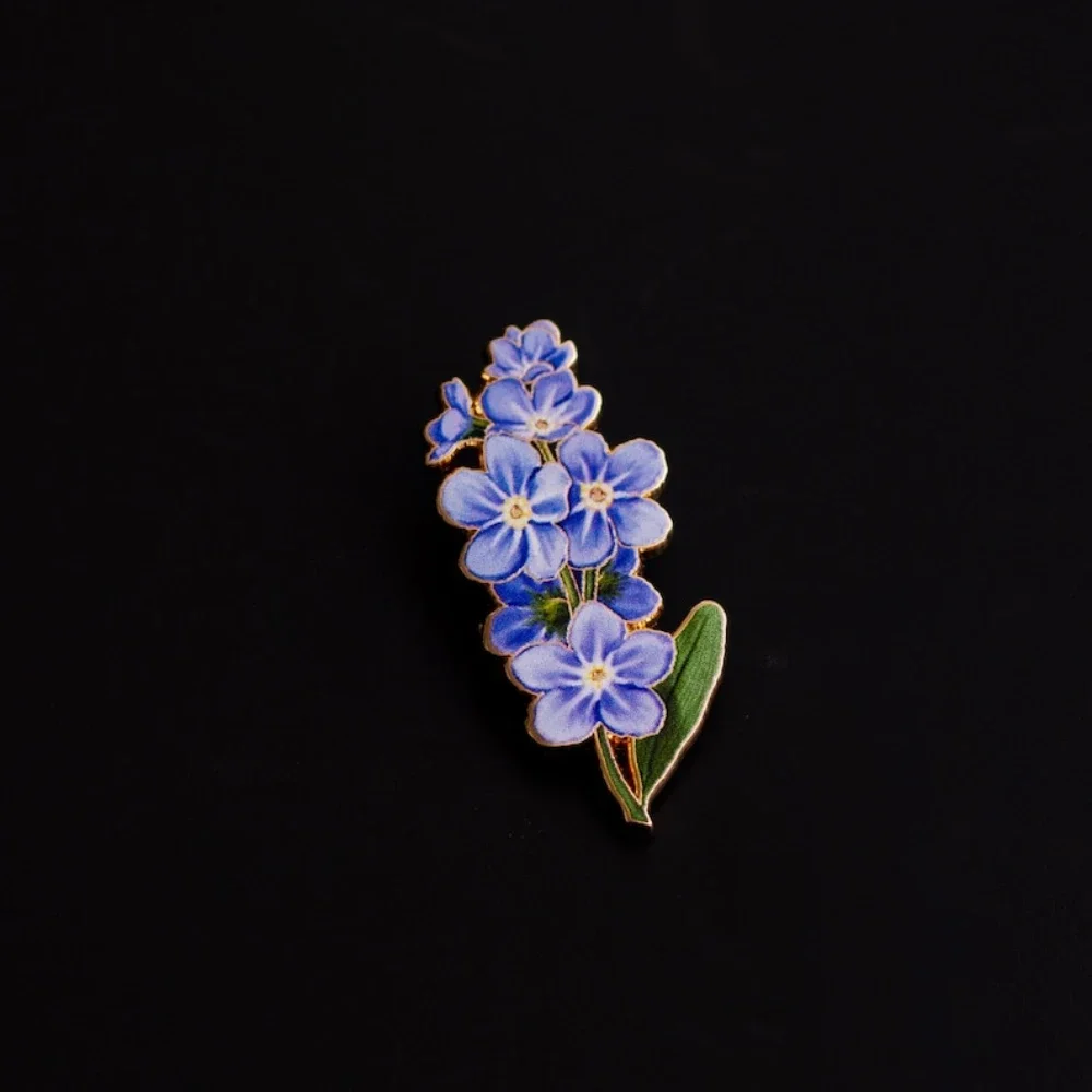 Forget-Me-Not Hard Enamel Pin Spring Flower Brooch Gifts for Floral Lovers Botanical Badge Nature Jewelry Accessory