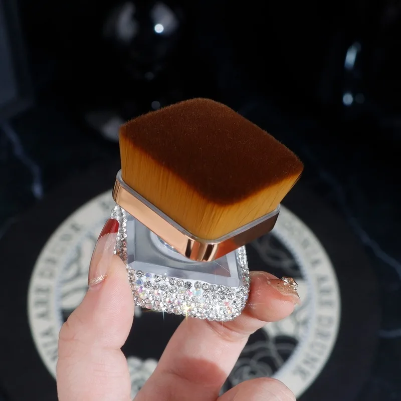 New Diamond-encrusted Makeup Wit Square Ead And Soft Bristles, Magic Foundation Non-absorbent Brus, Convenient Concealer