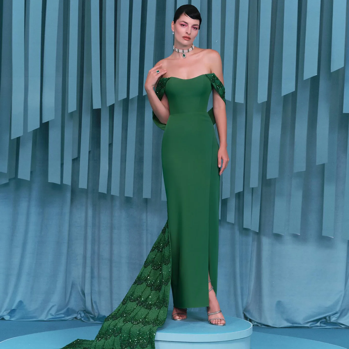 Sharon Said Smaragdgrünes Abendkleid, elegantes schulterfreies Kleid mit Pailletten und Perlen, formelles Partykleid für Damen, SS645, maßgeschneidert. – Detail 6