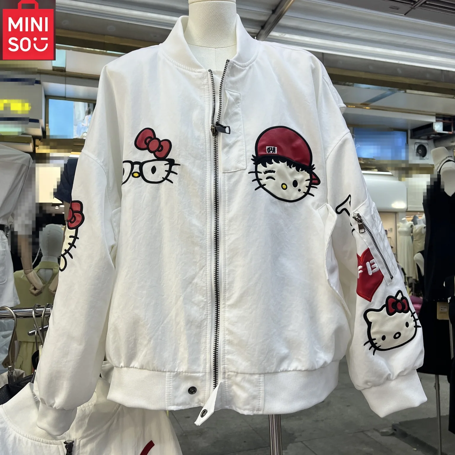 

MINISO Hellokitty, новинка 2025, пальто, весенняя одежда, свободная модная брендовая куртка с милым котом и рисунком, милая розовая куртка в студенческом стиле, верхние куртки