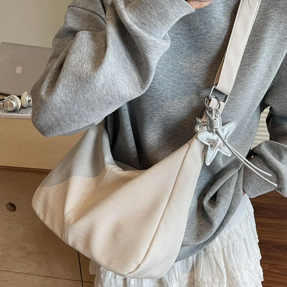 

2025 Новая женская холщовая сумка для пельменей - повседневная легкая универсальная сумка-мессенджер под мышками для работы