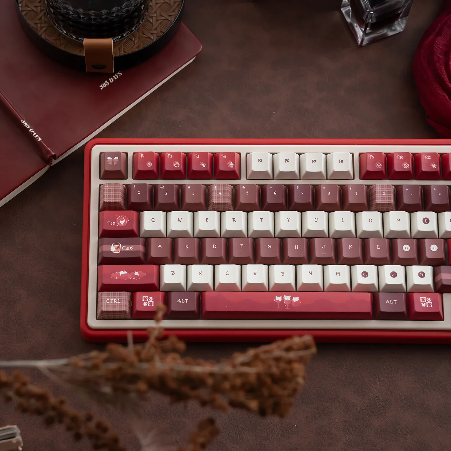URE Cute Kitten Cherry Profile PBT Keycap DYE-SUB Keycaps For Mechanical Gaming Keyboard 61/64/68/75/84/87/96/980/100/104