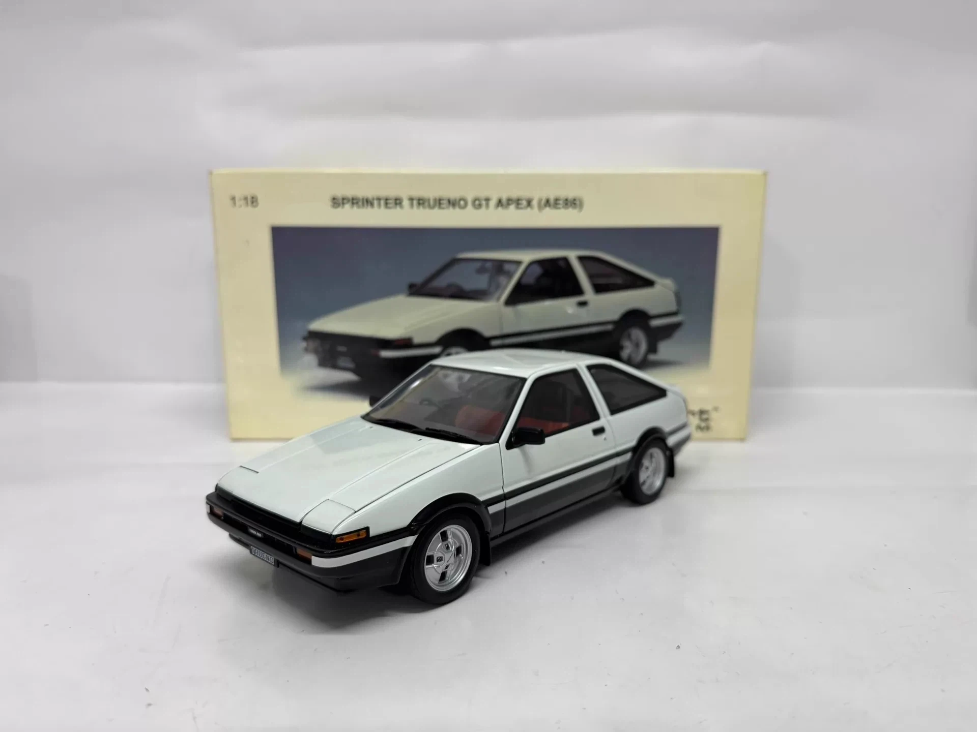 Модель автомобиля Autoart 1:18 AE86 Trueno GT APEX JDM, лимитированная серия, полностью открывающаяся, из металлического сплава, статическая, игрушка-подарок
