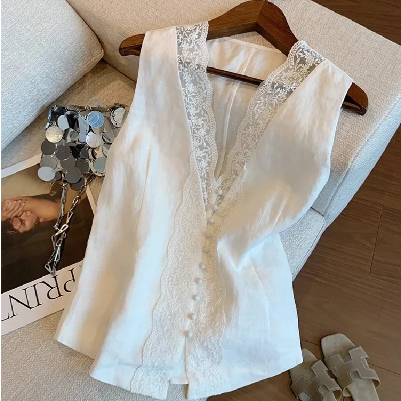Women‘s French White Linen Blend Tank Top V-Neck Lace Trim Sleeveless Blouse Pearl Button Detail Summer Top