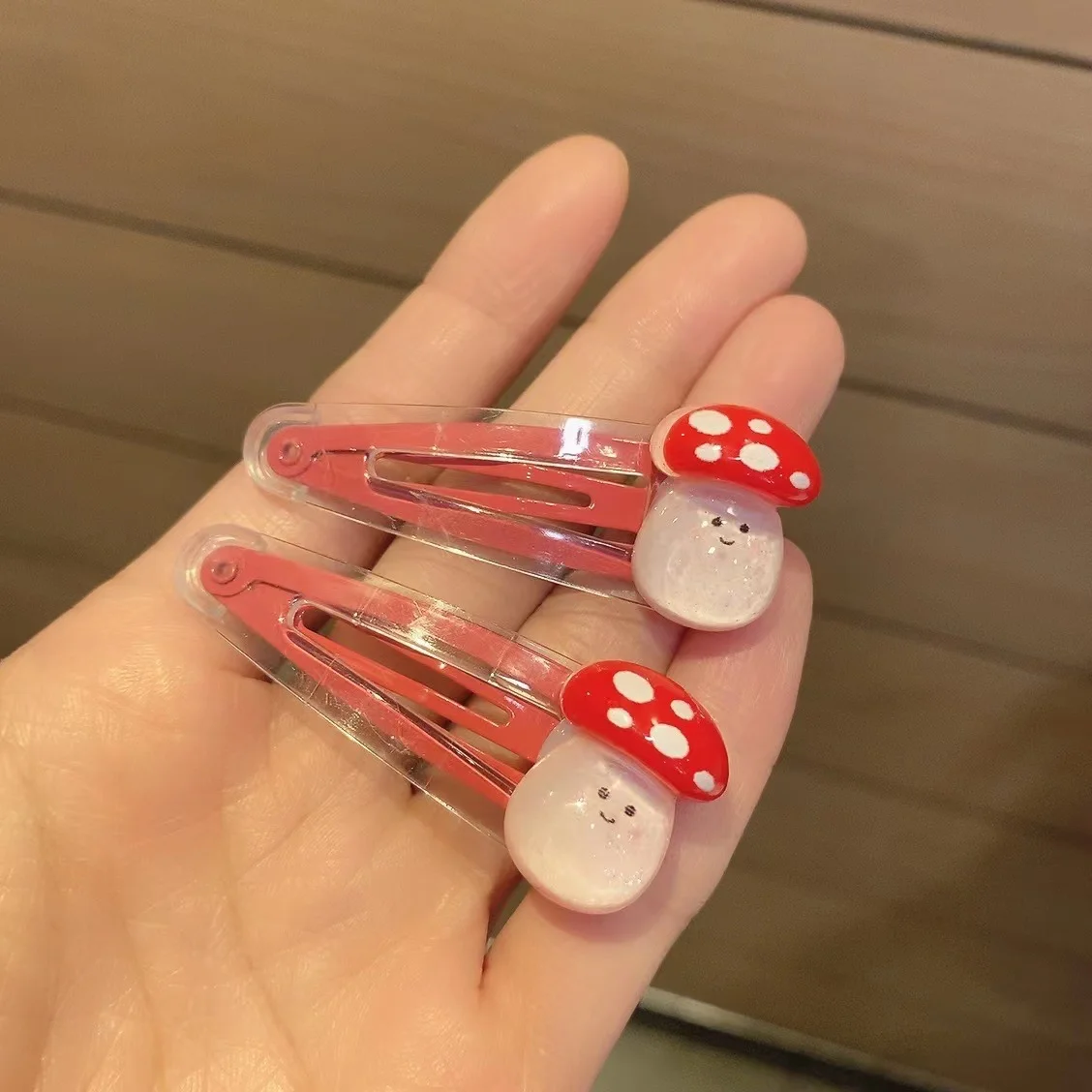 2/4 Entenförmige Haarspangen mit Tulpenblumen, Niedliche Transparente BB-Clips in Entenform, Cartoon-Mädchen-Herz Seitenpony-Clips – Detail 5