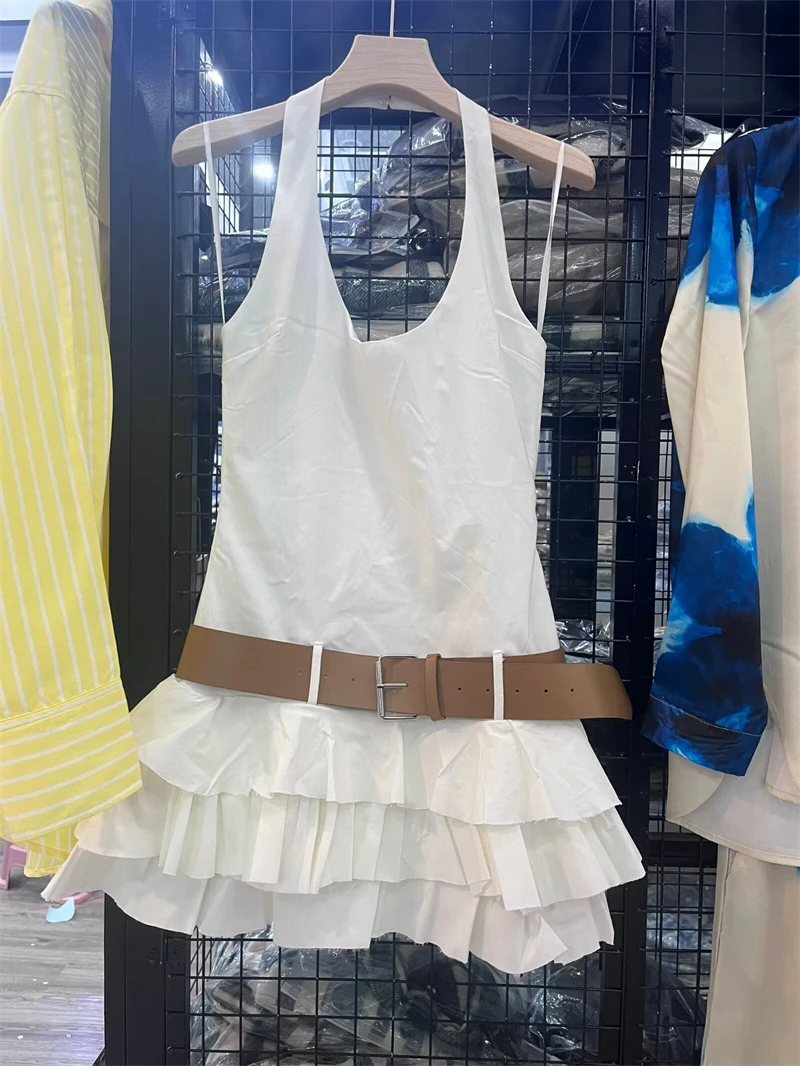 Keyanketian verão novo feminino halter sem costas mini vestido quente doce y2k com cinto em camadas magro voltar zíper vestidos sem mangas