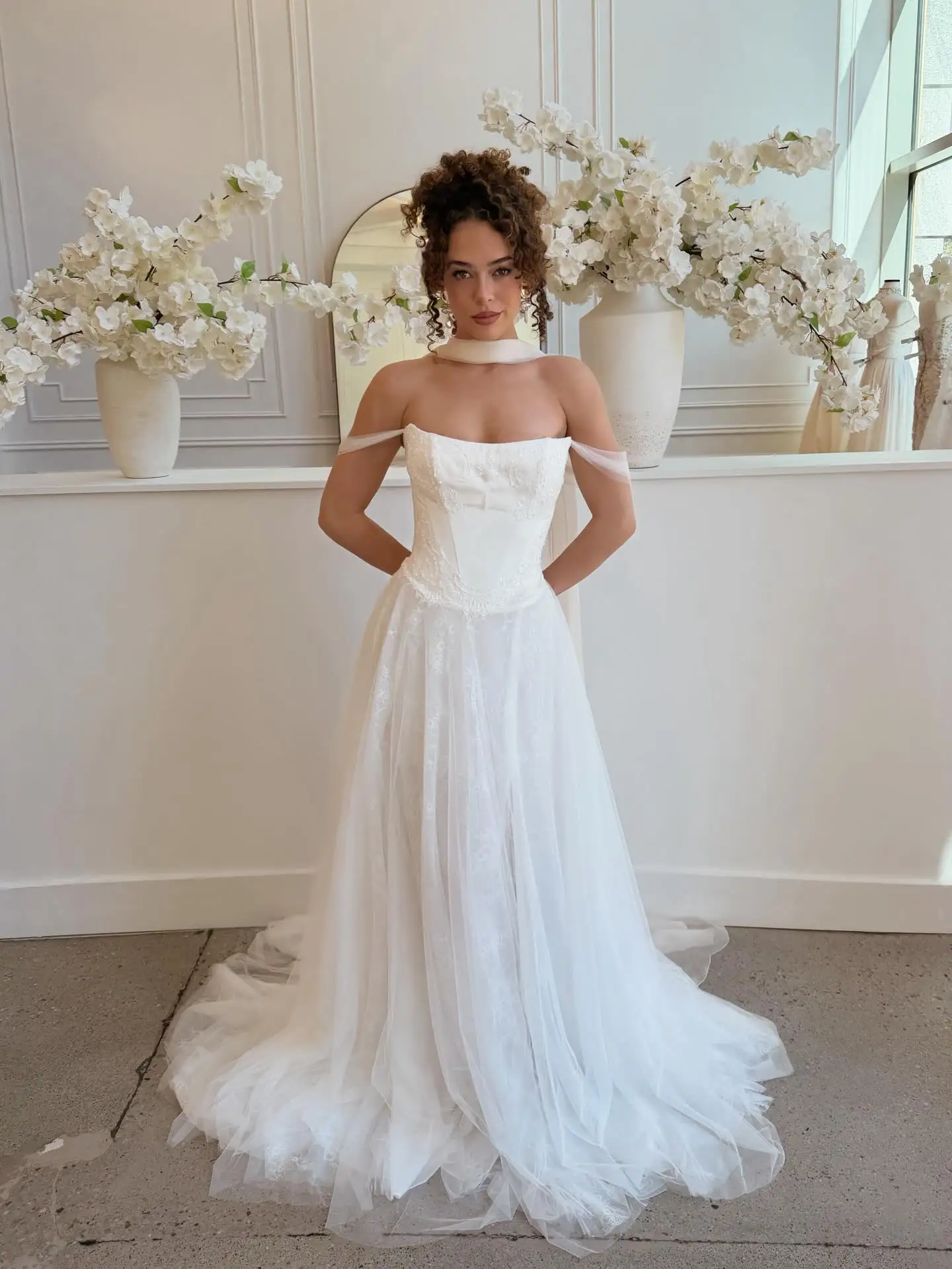 Customized Fancy Boho Wedding Dress with Scarf Off the Shoulder Lace Beach Bridal Gown Tulle with Bead Spring vestidos de novia