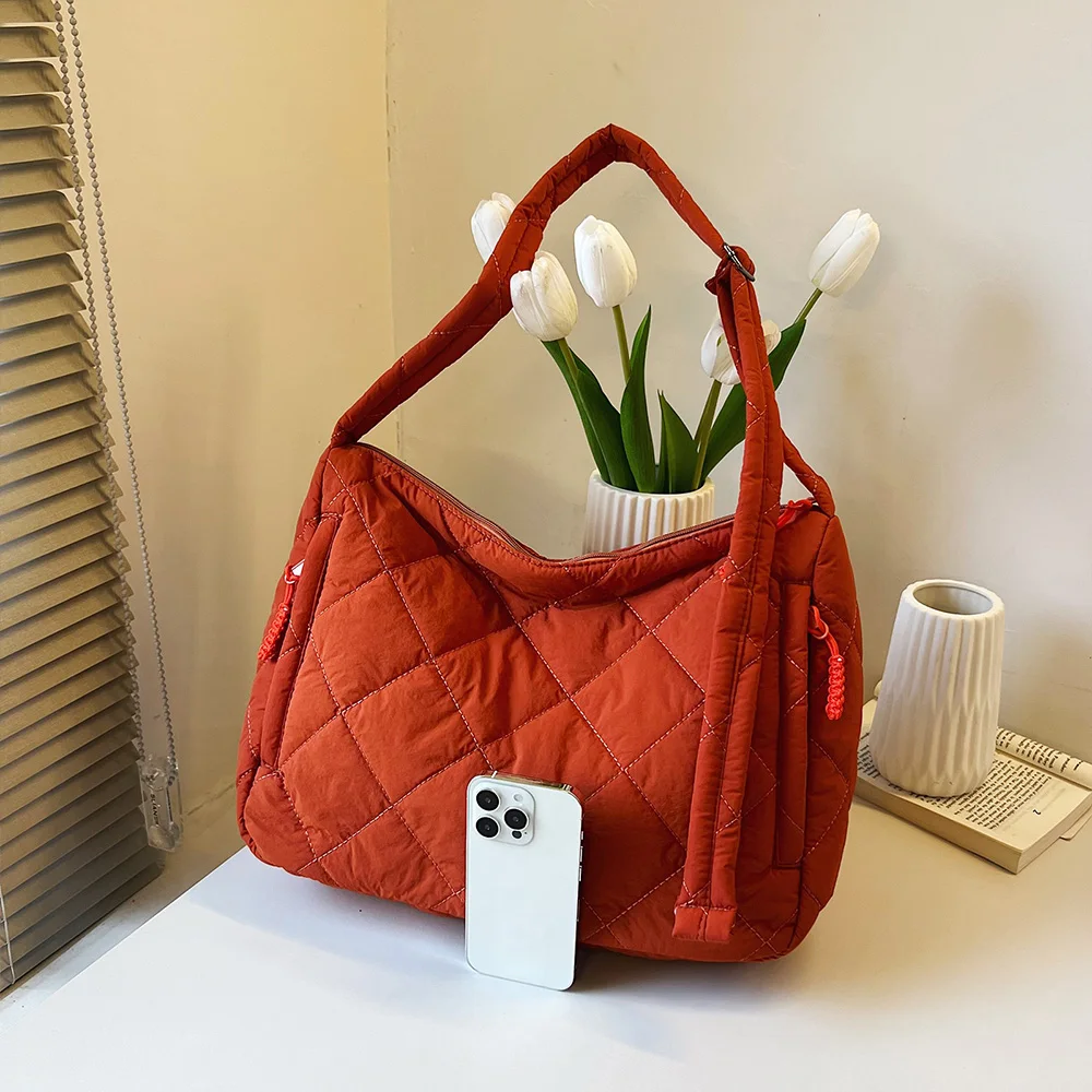 Quilted Large Capacity Single Shoulder Crossbody Bag Women's New Cotton Bag Casual Lightweight New Pleated Fashion Commuter Tote image 2