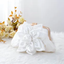 Simple White Satin Flower Handbags Wedding Party Bridal Clutches Dinner Banquet Evening Bags For Women Chain Shoulder Bag Purses