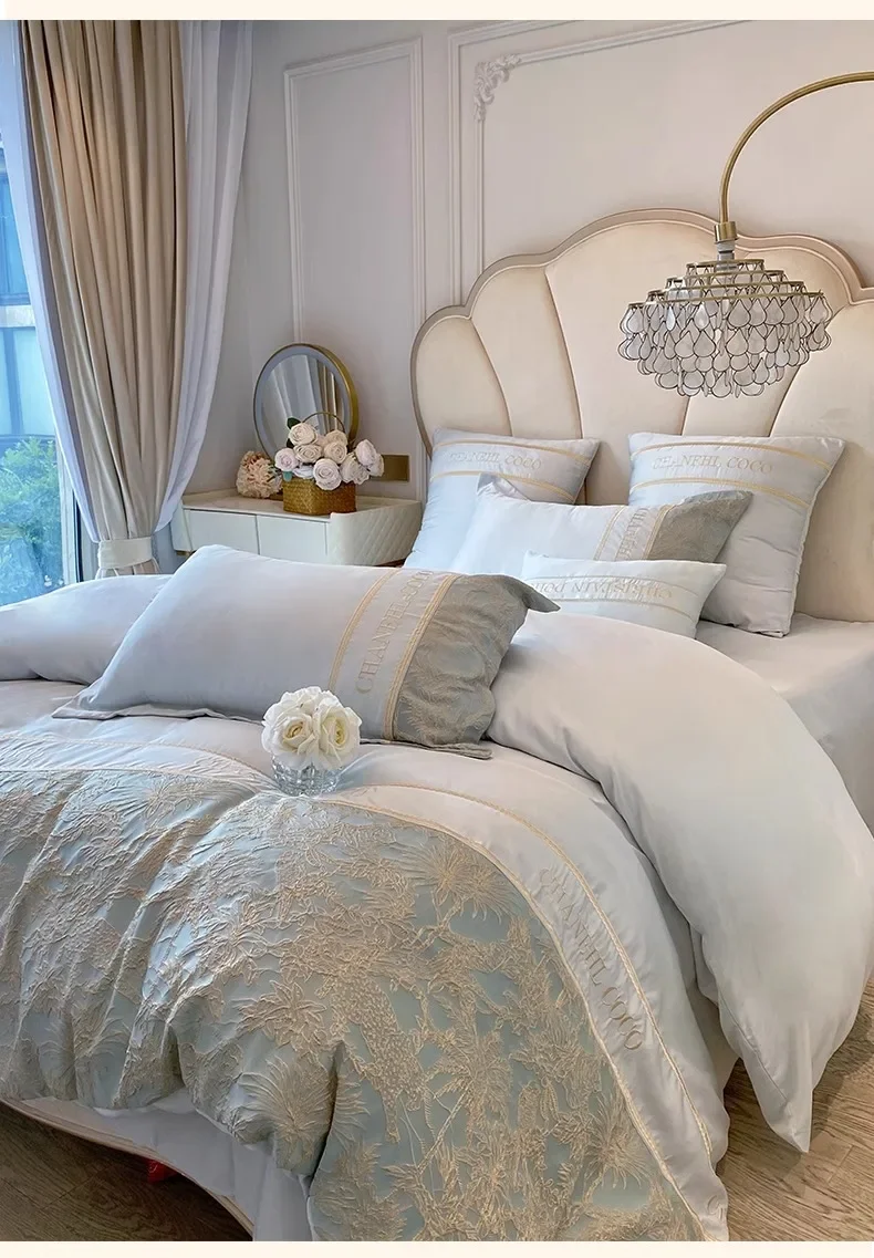 Light luxury high-end American Class A relief embroidery four-piece set thickened polished quilt cover bed