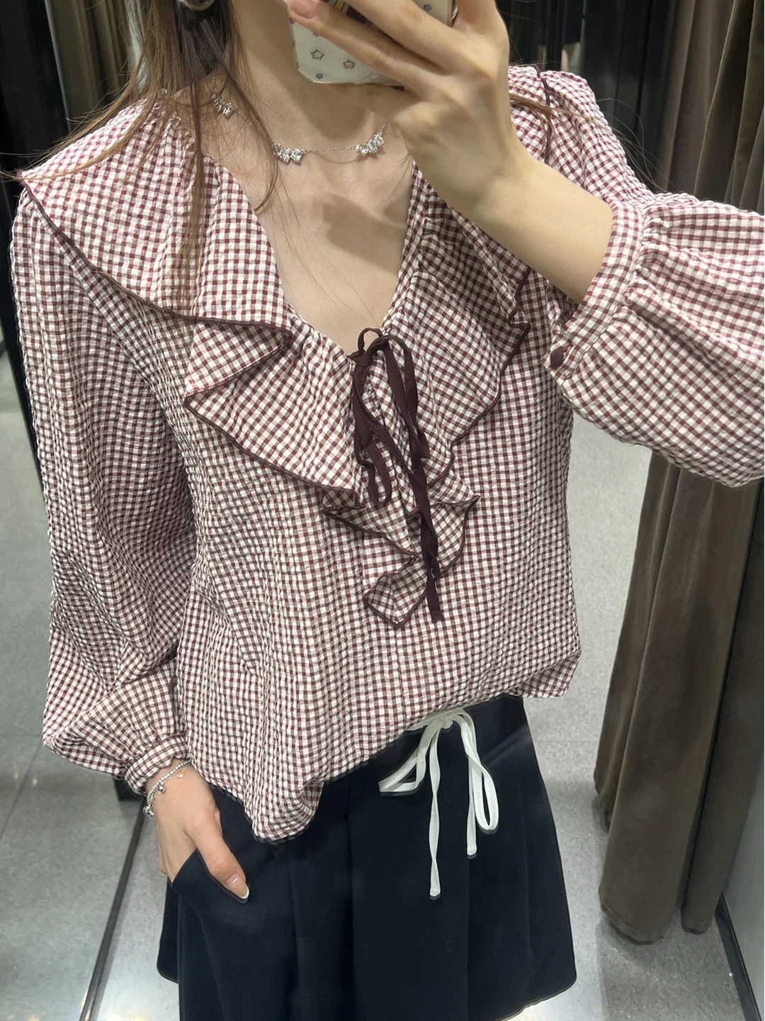 

Красная винтажная женская осенняя блузка с оборками, свободного кроя, с V-образным вырезом, в клетку, дышащая, удобная, с длинными рукавами, в школьном стиле