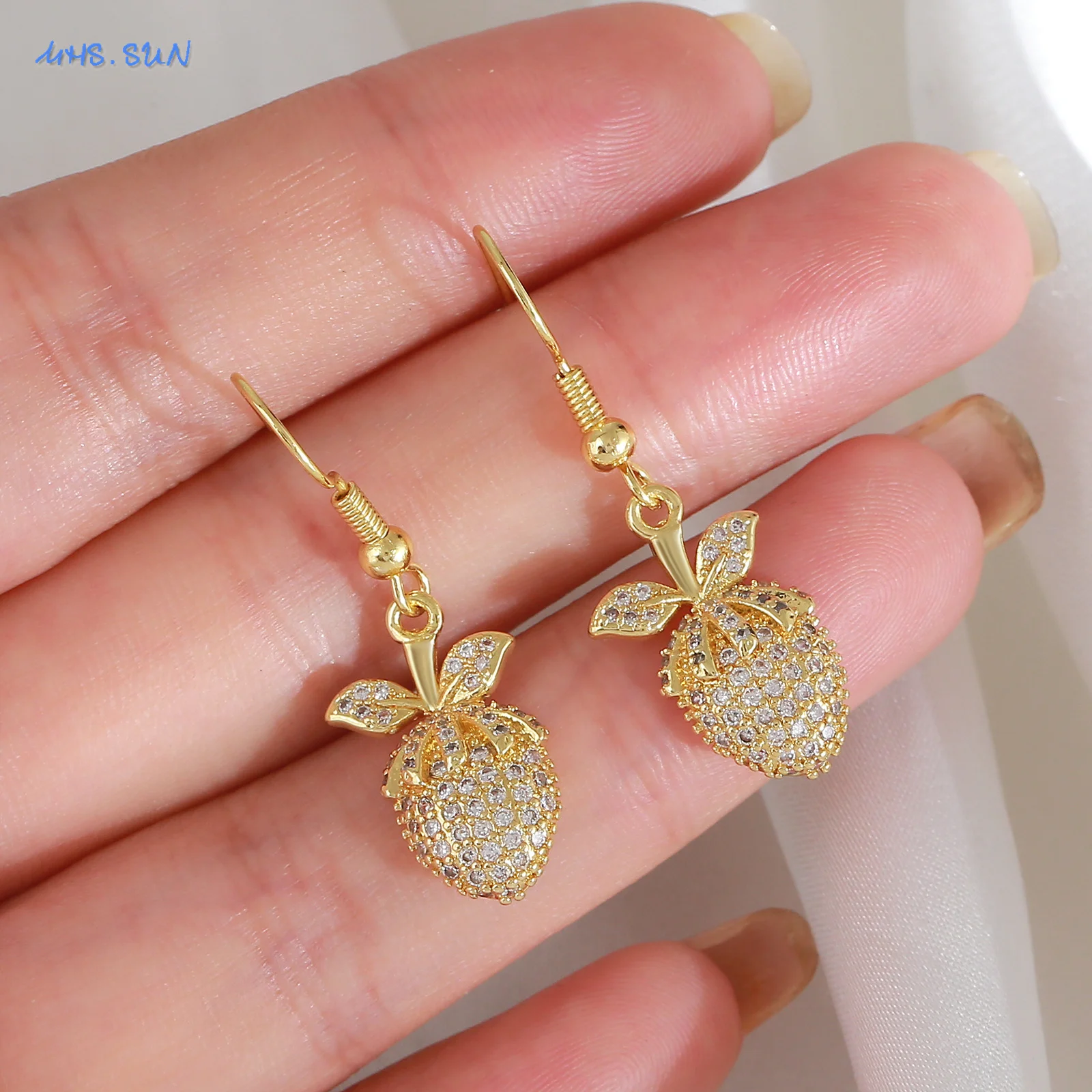 SUNSLL مكعب الزركون الفراولة إسقاط أقراط الفاكهة الكلاسيكية مطلية بالذهب أنيقة مجوهرات الحفلات هدايا 1 زوج للنساء الفتيات #2