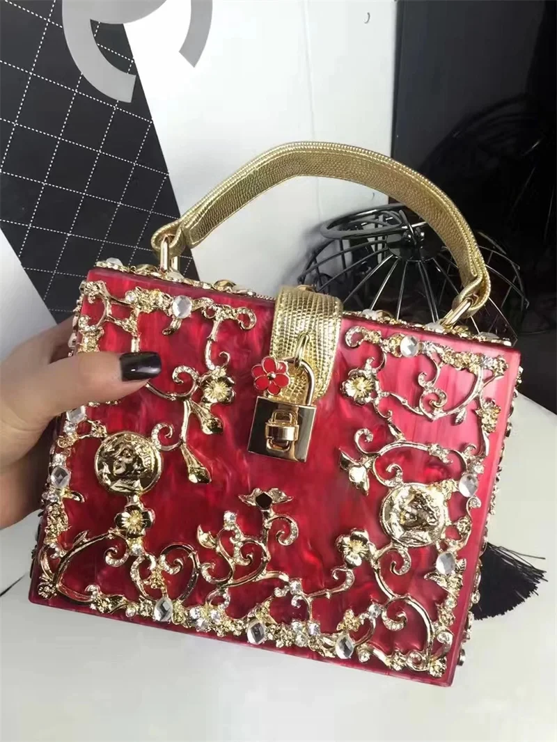 High-Grade crystal Evening Bag Female New Hollow Out Metal Carved Flower Diamond Handbag Box Fashion Chic Shoulder Crossbody Bag