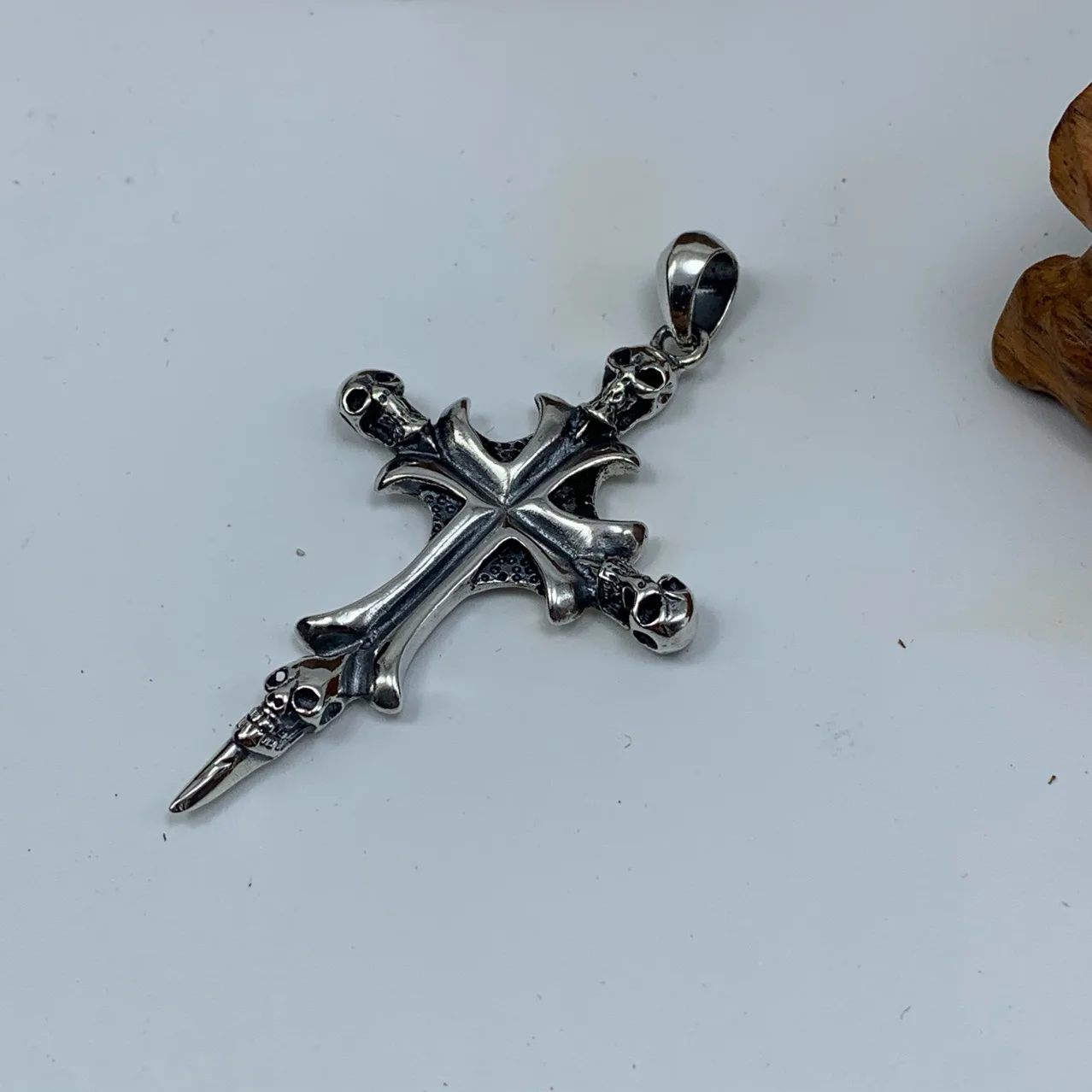 Personalized cross men's necklace, European and American punk retro skull cross pendant, pure silver necklace, domineering