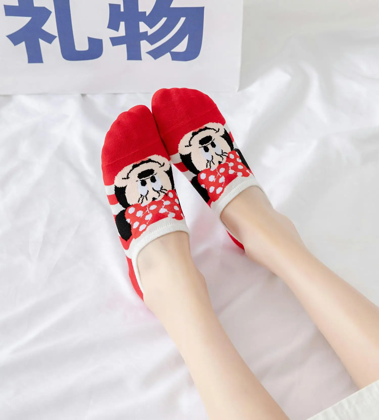 5 pairs/lot Cotton woman sock Mickey Minnie Daisy Cartoon girl slipper sock Funny Kawaii Non-slip silicone invisible ankle sock