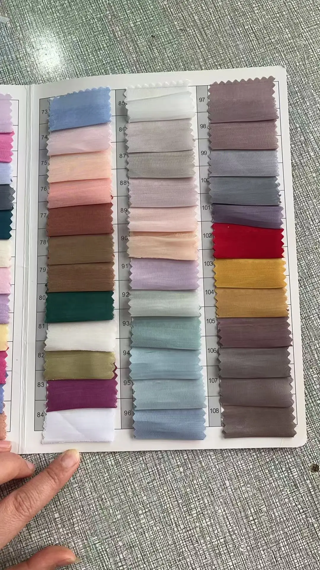 فستان سهرة نسائي مسلم فاخر برقبة عالية حمراء جديدة 2025 دبي بأكمام طويلة فستان المشاهير ثنيات فستان فيستدوس مخصص