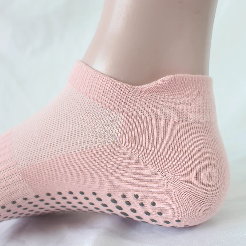 Chaussettes de yoga coordonnantes en silicone pour femmes, courtes, en coton, pour entraînement professionnel, fitness, course à pied, Pilates, protection du talon et des oreilles