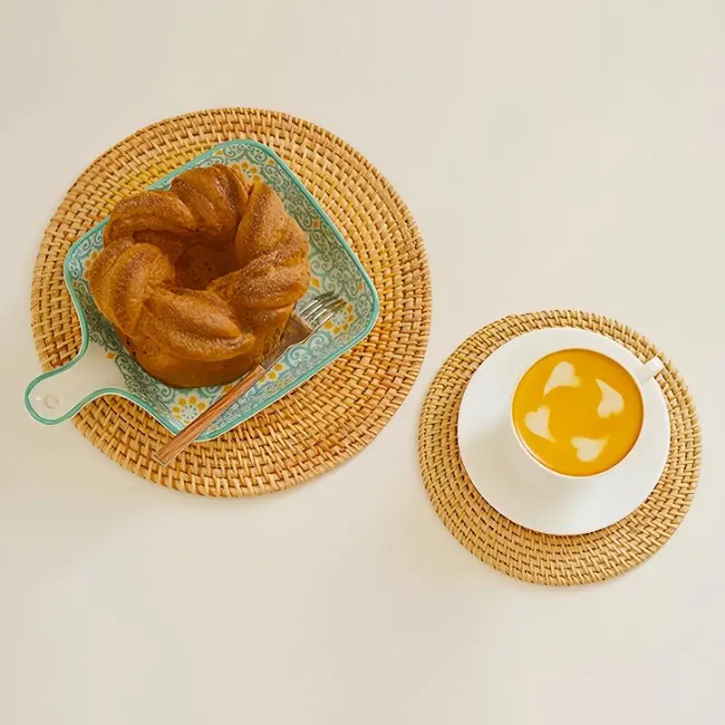 Sous-verres en rotin traditionnels pour tasses à café : protection efficace contre les brûlures dans les cuisines