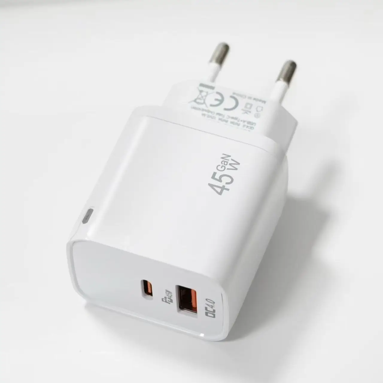 

45W USB A+C Super Fast Charger Wall Charging Block for Iphone ，Samsung Galaxy S23 Ultra/S23/S23+/S22 Ultra/S22/S20/S21,NOTE 10