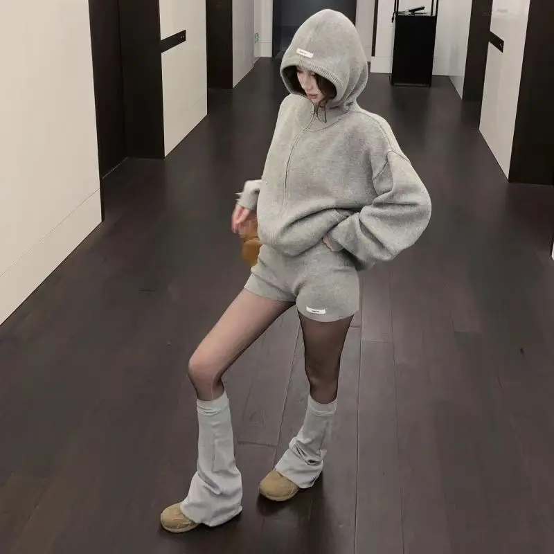 アメリカンホットガールレトロニットジッパーパーカースーツ女性のハイウエストショーツツーピース韓国無地スリムでルーズスーツ