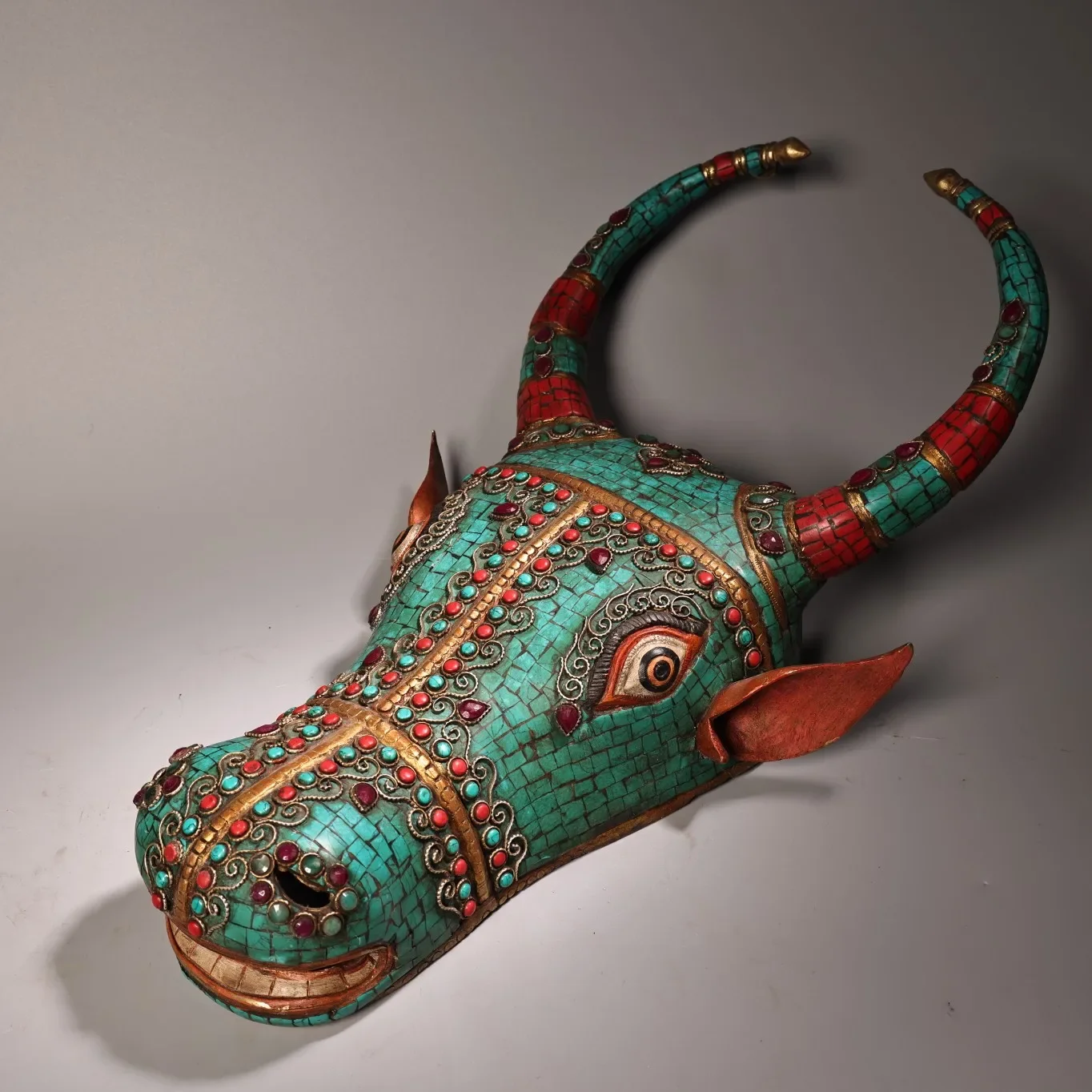 

18"Tibetan Temple Collection Old Bronze Outline in gold Mosaic Gem Turquoise OX Cattle Bull Head Mask Worship Hall Wall hanging