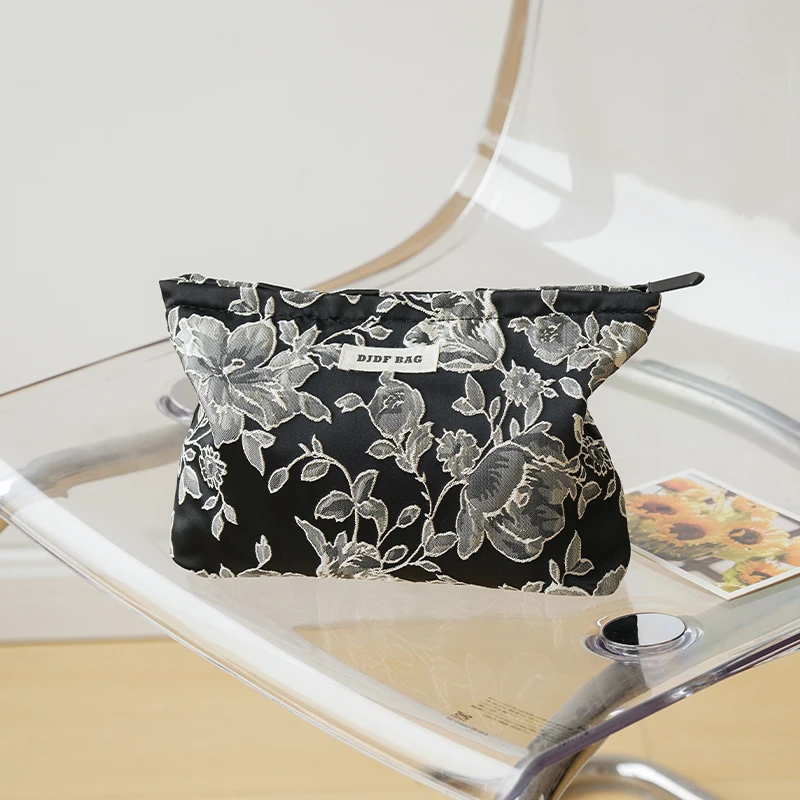 Vintage Black Flower Women\'s Cosmetic Bag Large Capacity Cosmetic Lipstick Storage Bag Travel Amenity Bag Convenient Handy Bag