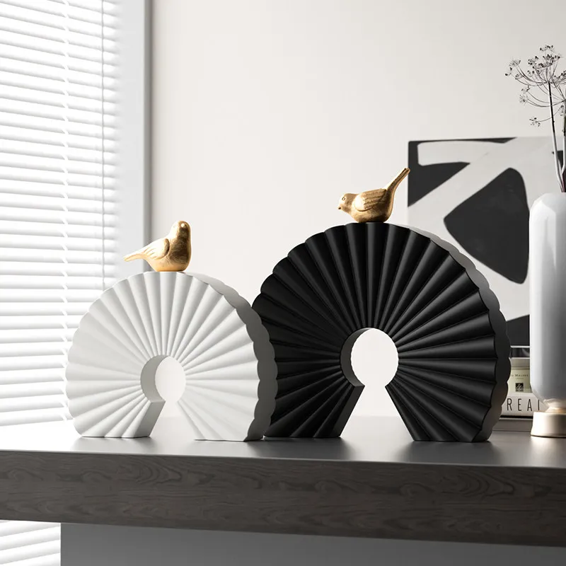 A Pair Modern Light Luxury Bird Sculpture Origami Fan Shaped Statue Art Home Decor for Entryway TV Cabinet Showroom