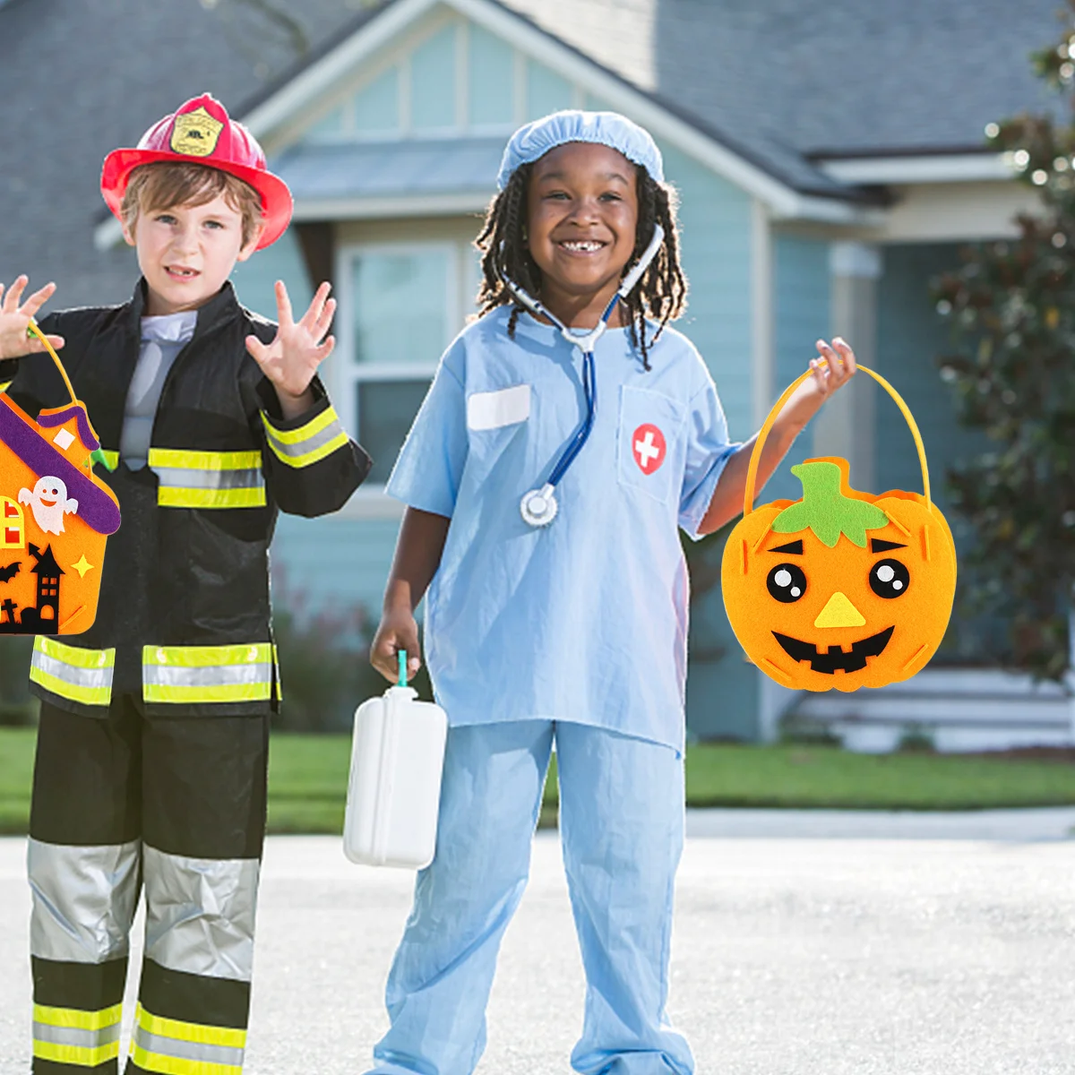 

3Pcs Halloween Candy Bags DIY Trick Or Treat Tote Non-Woven Gift Bag for Halloween Goodies Snacks DIY Trick Or Treat Bag