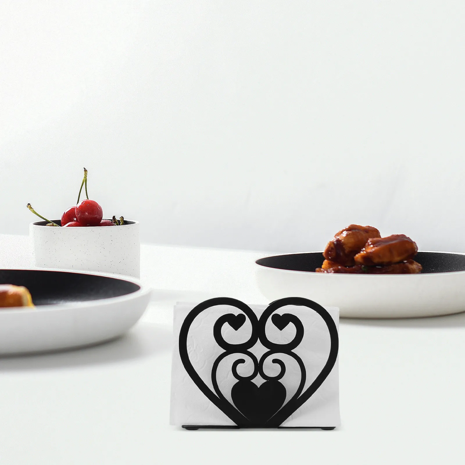 Heart-Shaped Iron Napkin Holder Stand for Dining Table Kitchen Restaurant Decorative Vintage Metal Tissue Holder Freestanding