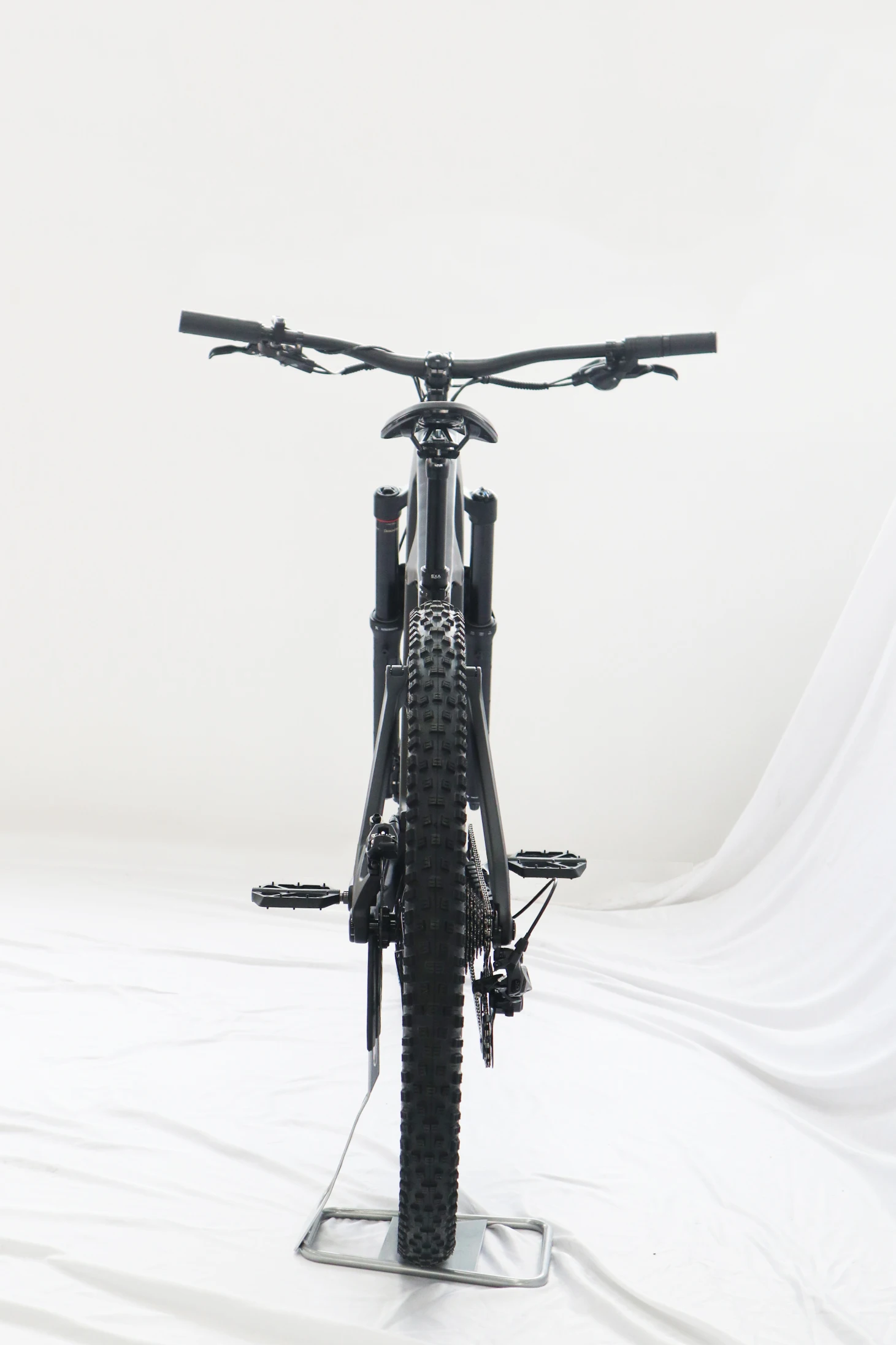 29er E-Bike Frame, Carbon Fiber Material, Full Suspension, Mid Drive Motor Lightweight Electric MTB Accessory view 5