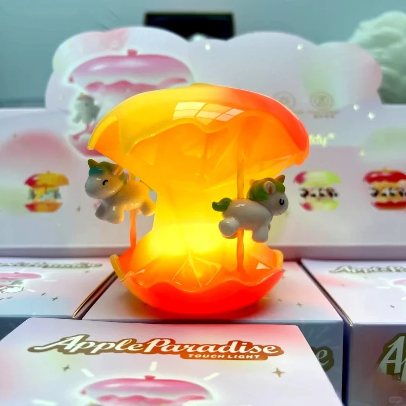 أبل الجنة سلسلة اللمس ضوء صندوق أعمى اللعب صندوق الغموض دمية بولي كلوريد الفينيل كاروسيل بات ضوء الليل غرفة الكرتون الحلي شجرة مصباح