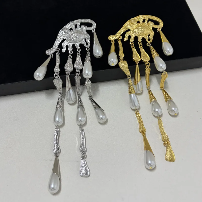 

Vintage Eye Teardrop Pearl Long Tassel Brooches for Women Luxury High End Badge Accessory Unique Trendy Jewelry Gifts