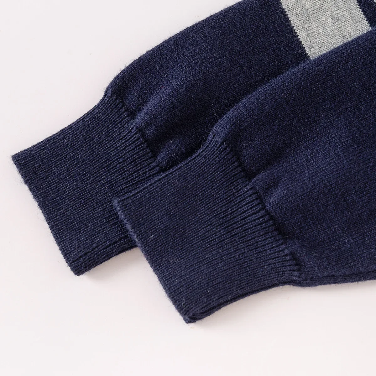 جديد 2025 ربيع الخريف الفتيان المرقعة اللون الكرتون سترة سترة موضة واحدة الصدر محبوك البلوزات الطفل بالأزرار