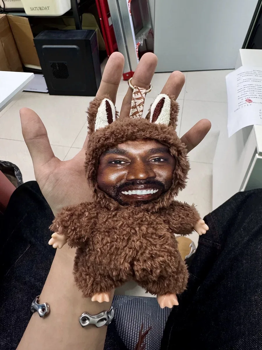 Kanye West 주변 제품 Kanye'S Same Layeye 펜던트 Kanye'S Same 힙합 트렌디 펜던트 트렌드 장식 장난감 선물