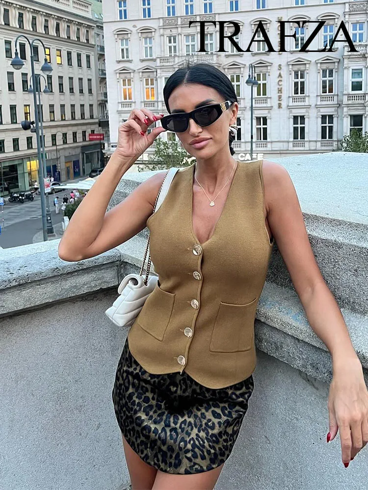 TRAFZA Women Summer Elegant Short Tops Solid V-Neck Sleeveless Golden Buttons Decoration Sweater Vest Female Knitted Tops Mujer