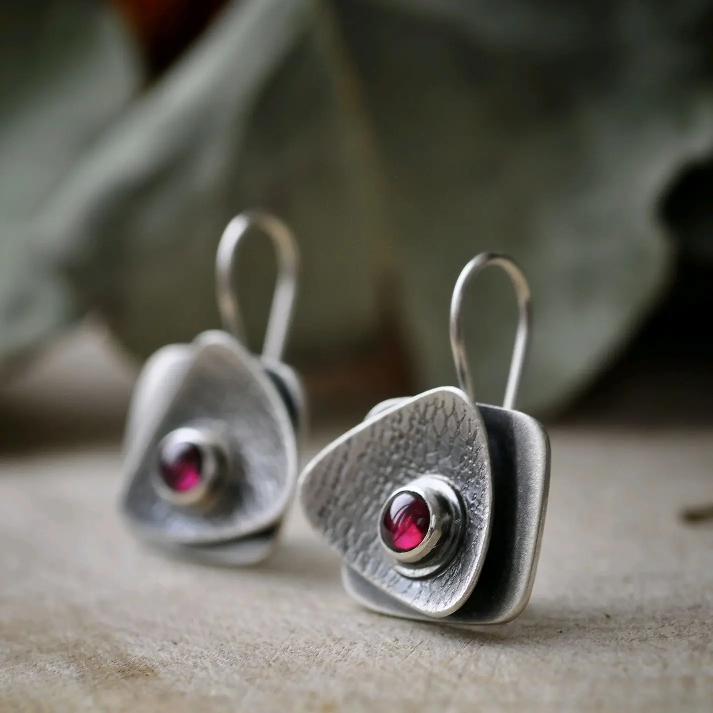 Purple and Red Stone Dangle Earring Creativity Vintage Ethnic Hand Carving Geomegetry Metal Hook Earrings For Womens Jewelry