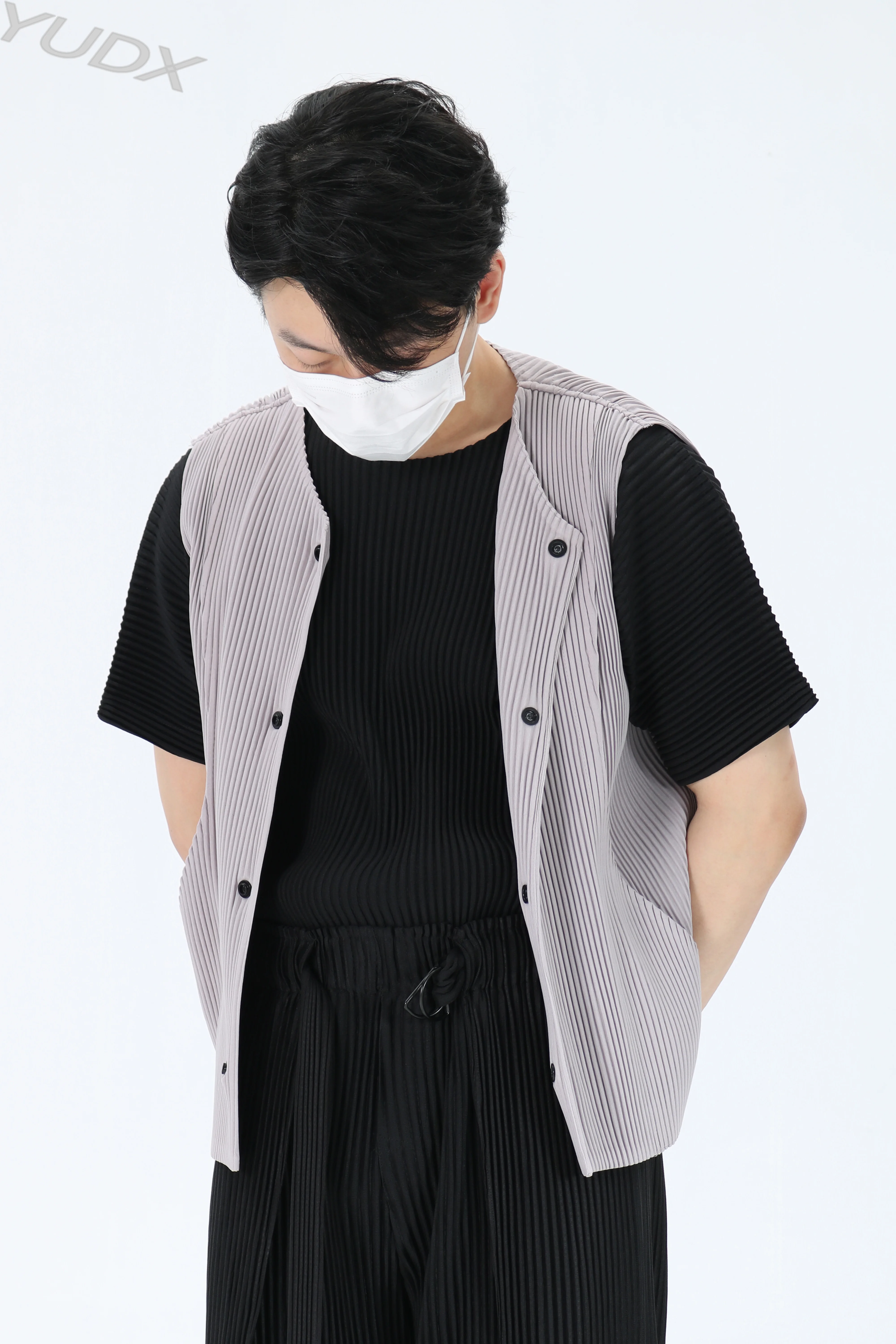 

YUDX Pleated Work Vest Men's Women's Models 2023 Summer New False Two-piece Fashion Single-breasted Undershirt Jacket Men Jacket