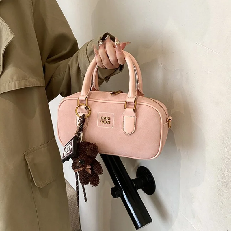 

Famous Designer Crossbody-Bag For Women, Premium Leather With Adjustable Strap, Lightweight And Chic For Urban