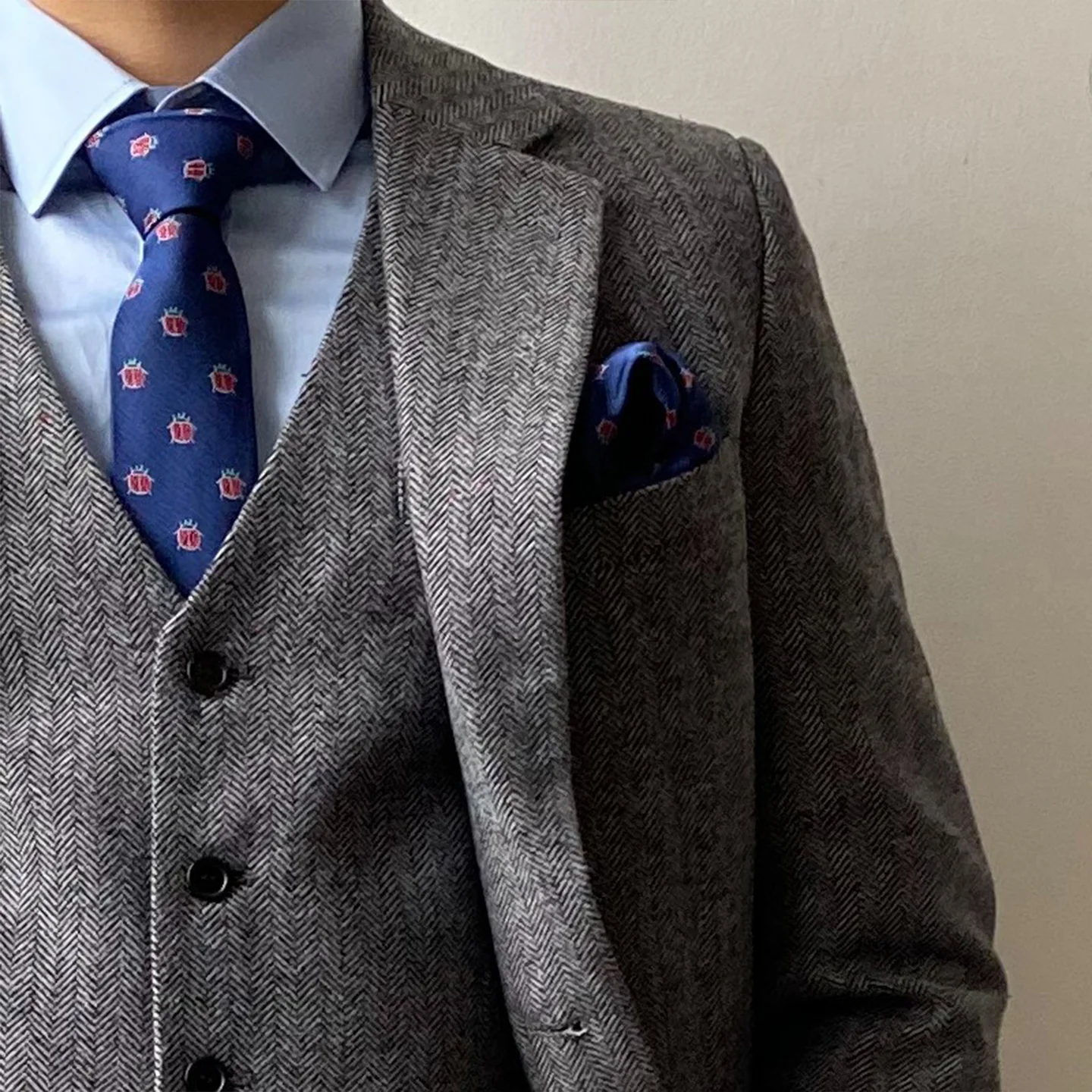 大きいサイズのメンズ新作スーツセット、ヘリンボーン柄、高級感、成熟したスタイル、ビジネス通勤、多用途、着痩せ効果、カジュアルスーツ3点セット
